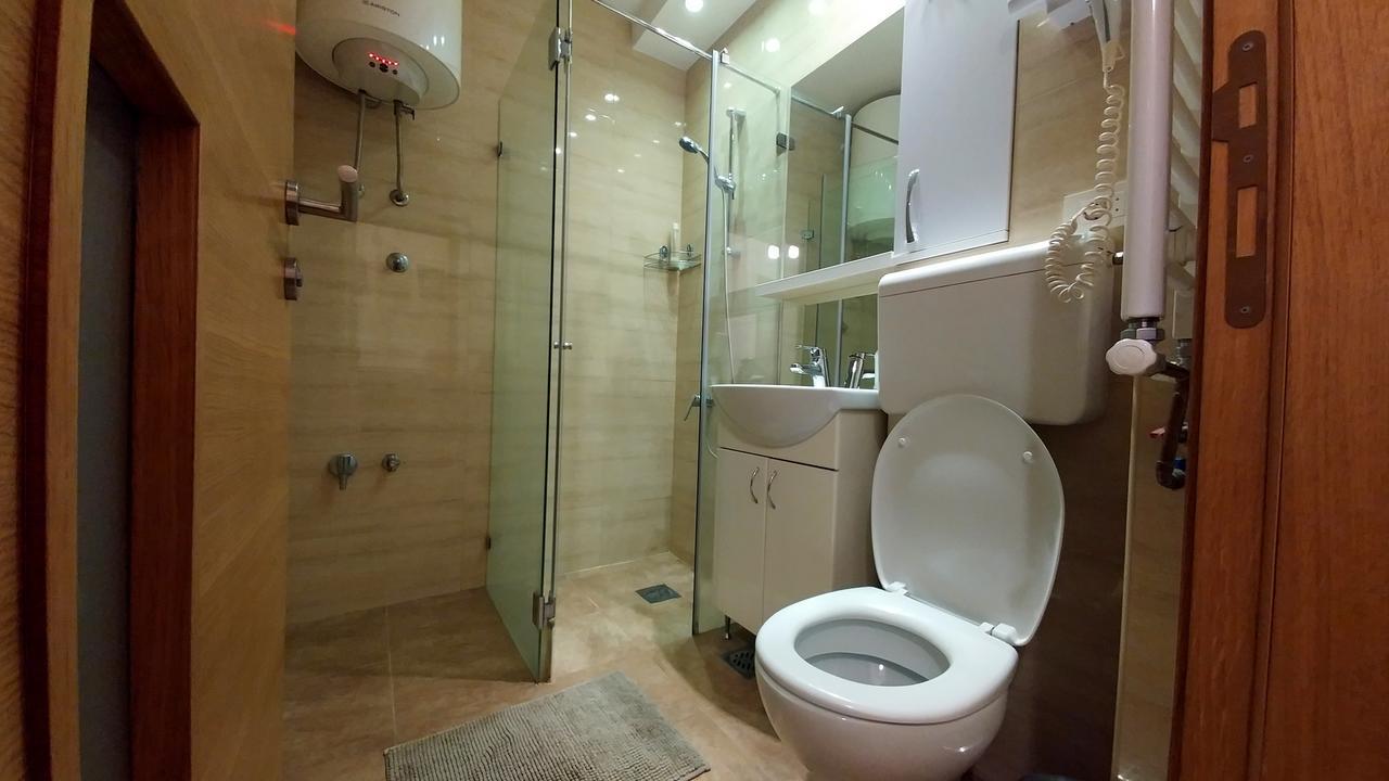 Apartment Oasis Belgrado Esterno foto